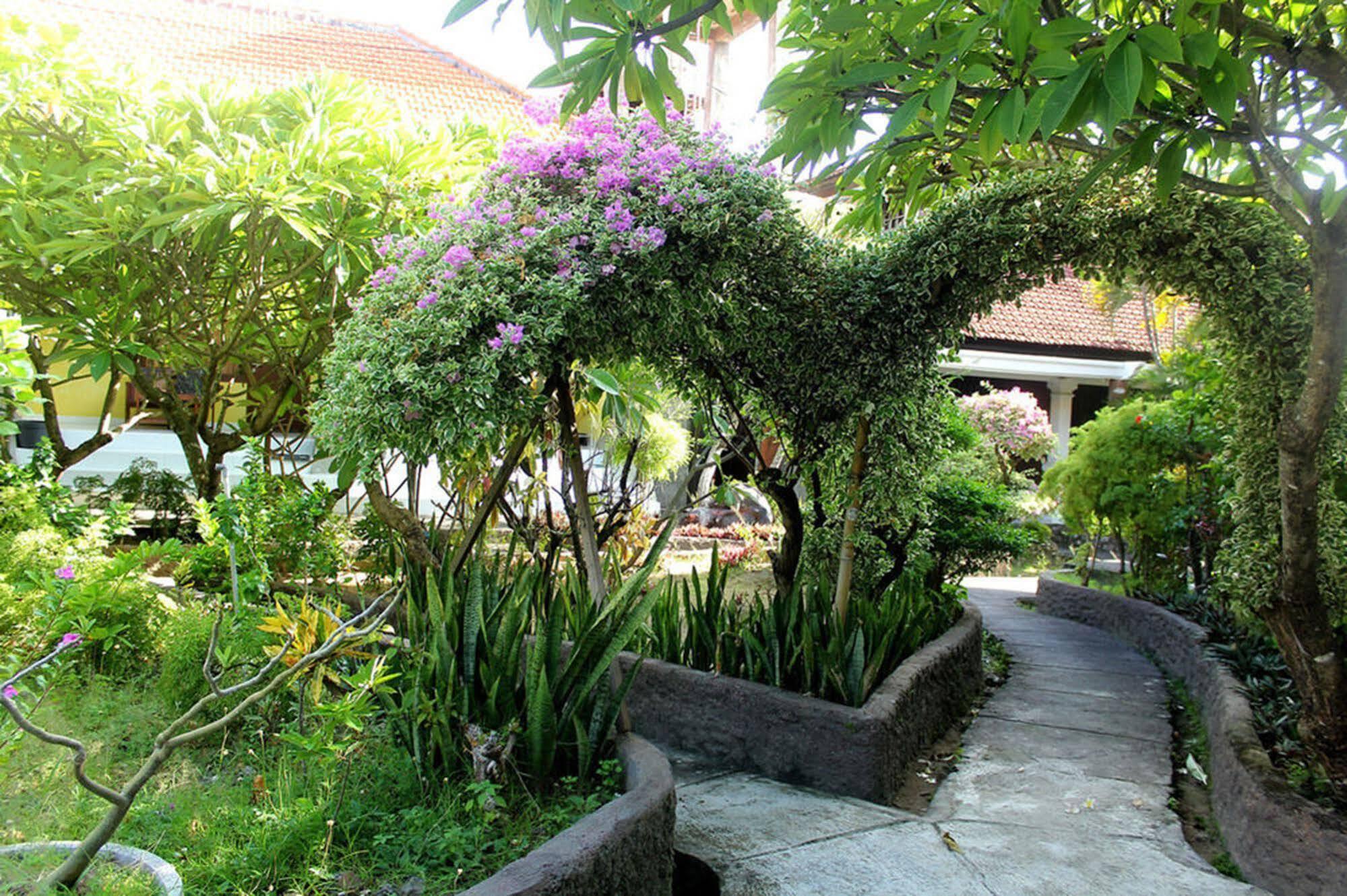 Berlian Inn Kuta Beach 외부 사진
